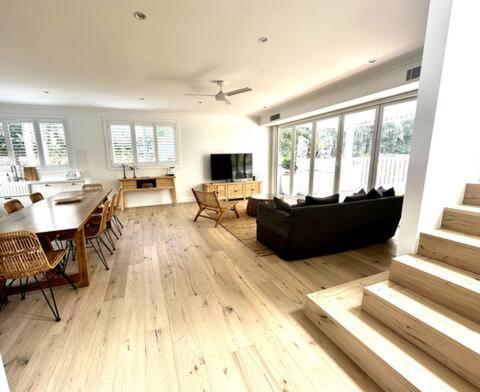 Unwind Guesthouse Byron Bay Extérieur photo